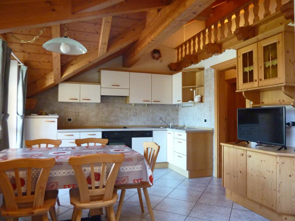 Appartamenti Majon Sotroi Campitello di Fassa Quarto foto